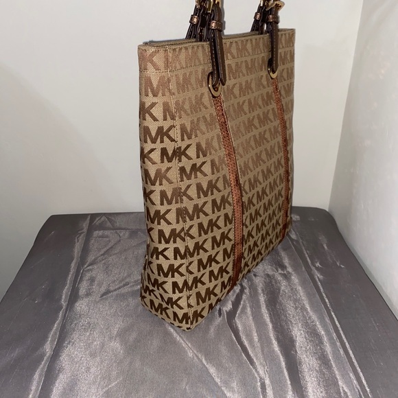 Michael kors sequin stripes tote - Picture 8 of 8